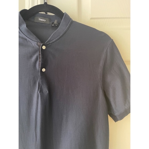 Theory Ollie Snap Henley Top - Picture 4 of 5